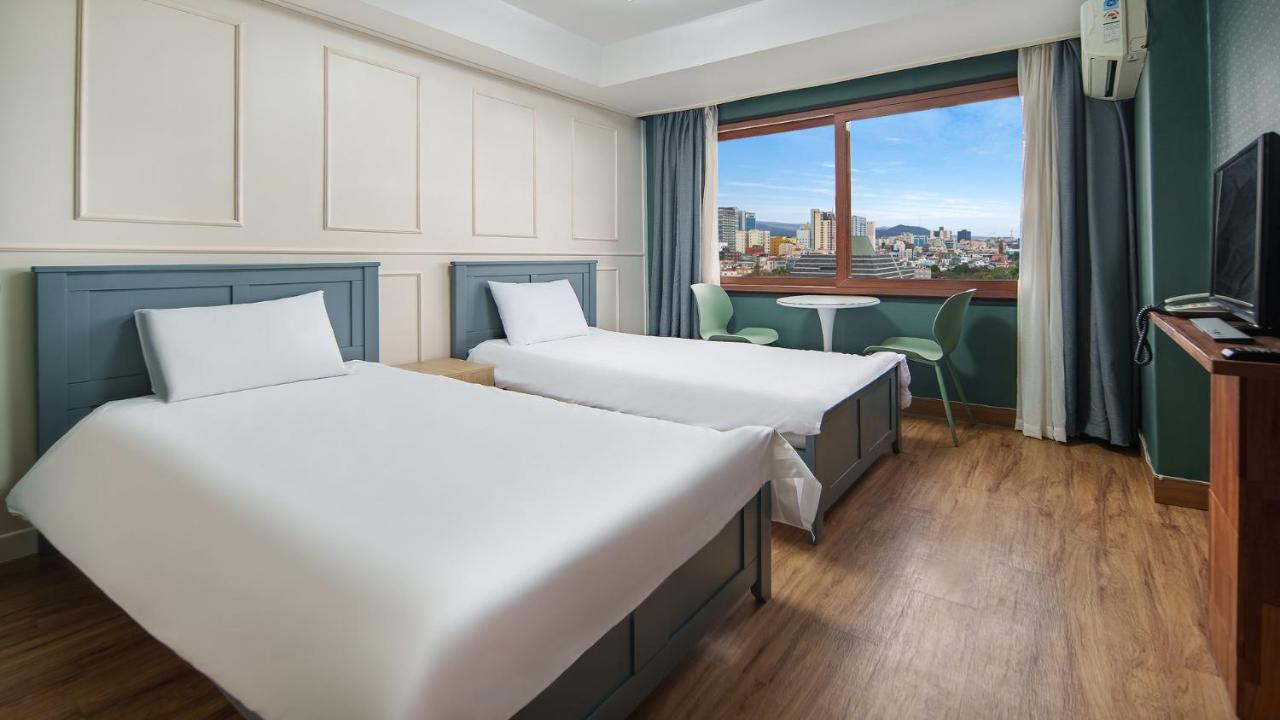 Hiker Hotel Чеджудо Экстерьер фото
